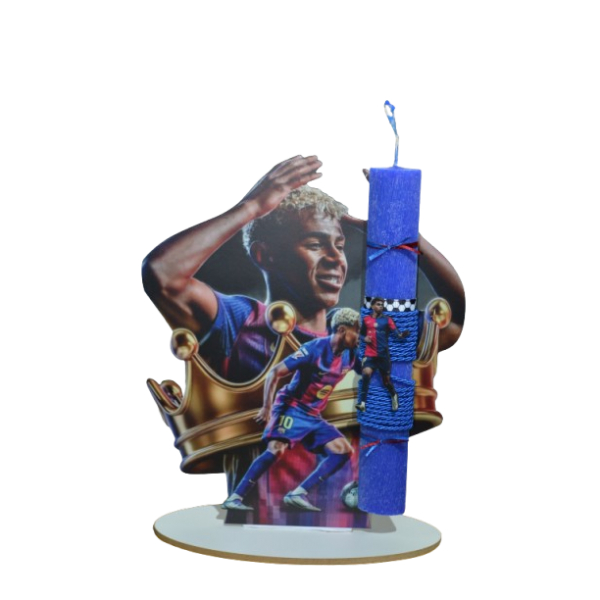 Χειροποίητη Αρωματική Λαμπάδα Με τον Yamal σε ξύλινη Διακοσμητική Βάση (2026147)